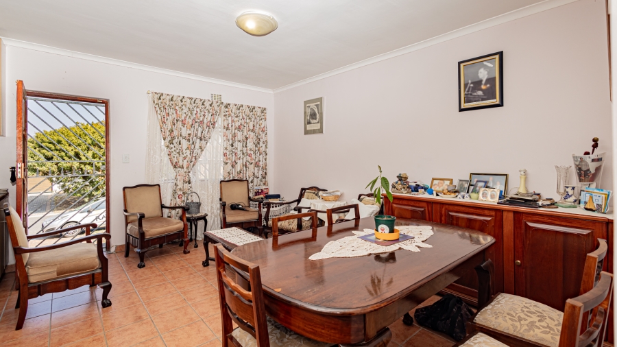 3 Bedroom Property for Sale in Loucharmante Western Cape